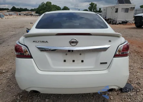 2015 Nissan Altima 2.5 z USA, uszkodzony, nr VIN 1N4AL3AP5FN897178